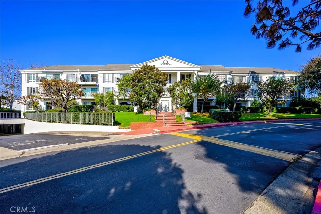 300 Cagney Lane Unit 102