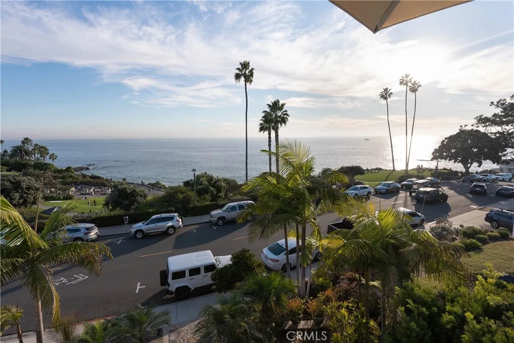 558 Cliff Drive