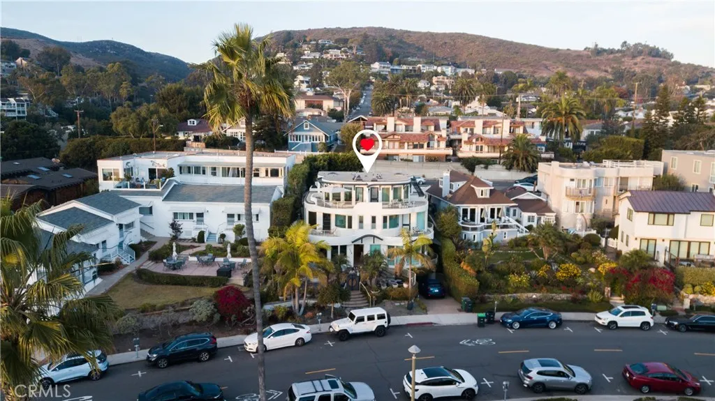 558 Cliff Drive