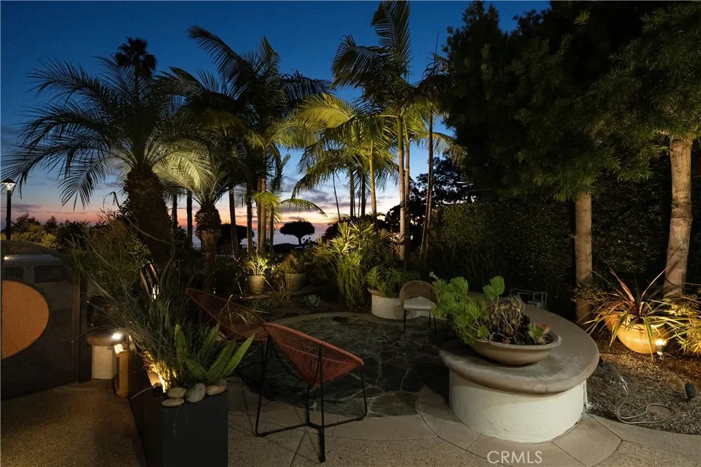 558 Cliff Drive