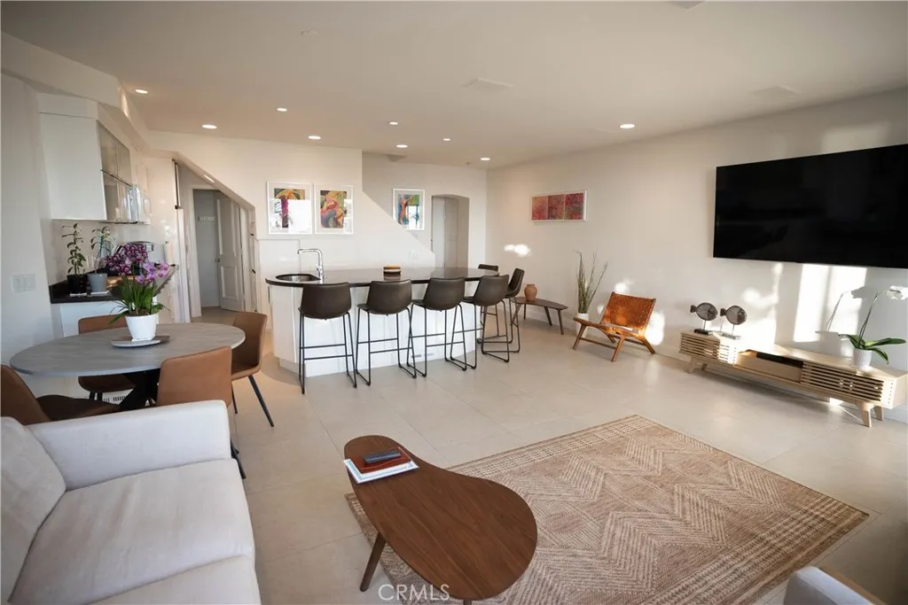 558 Cliff Drive