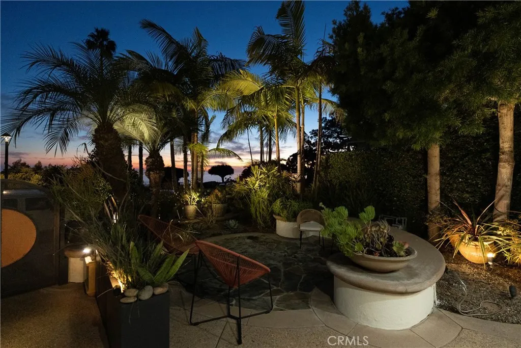 558 Cliff Drive