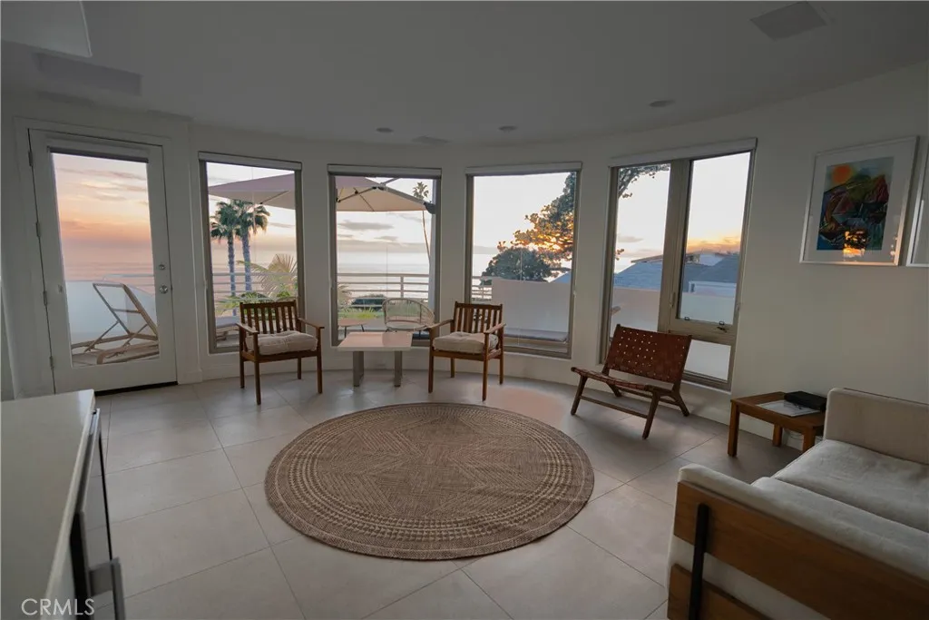 558 Cliff Drive