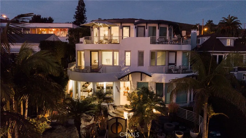 558 Cliff Drive