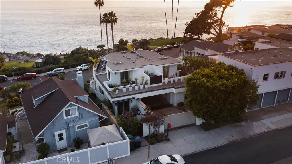 558 Cliff Drive
