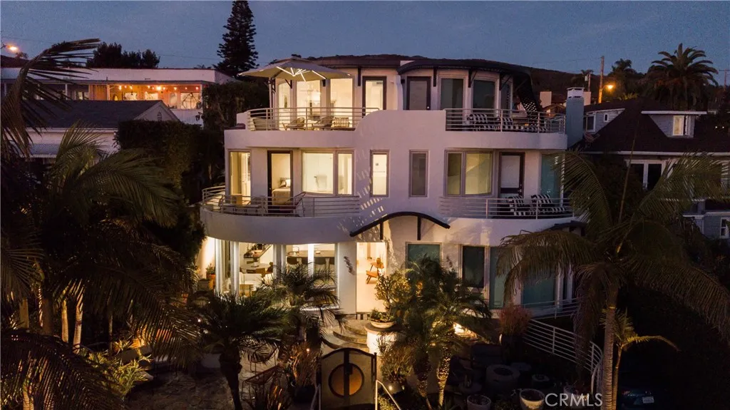 558 Cliff Drive