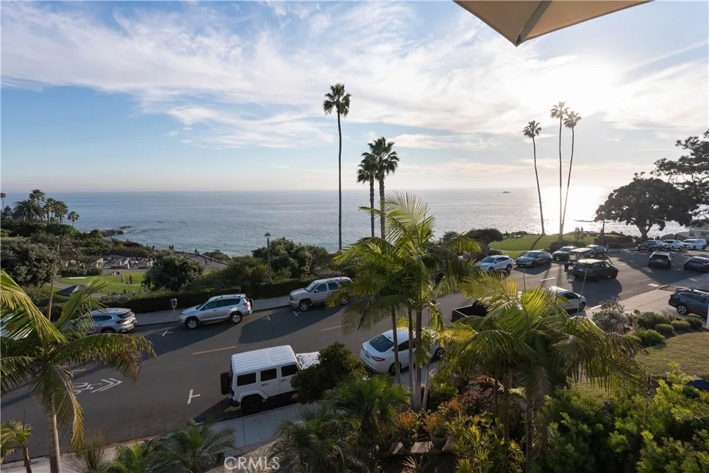 558 Cliff Drive