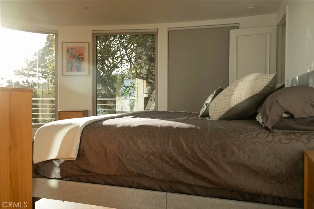 558 Cliff Drive