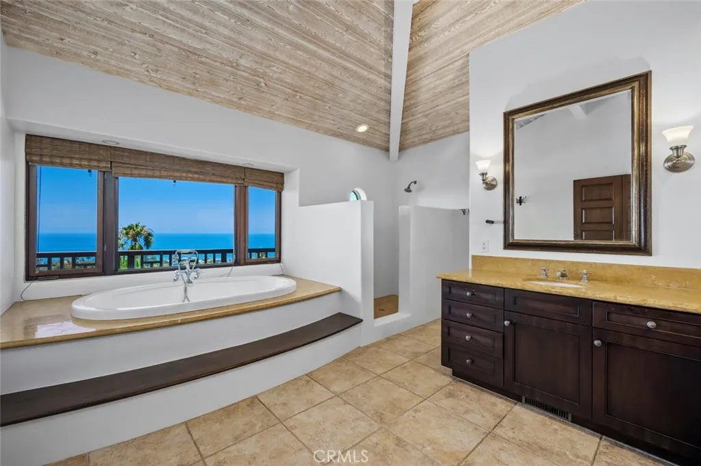1020 Skyline Drive
