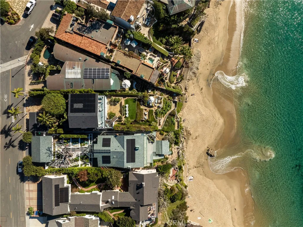 1225 Cliff