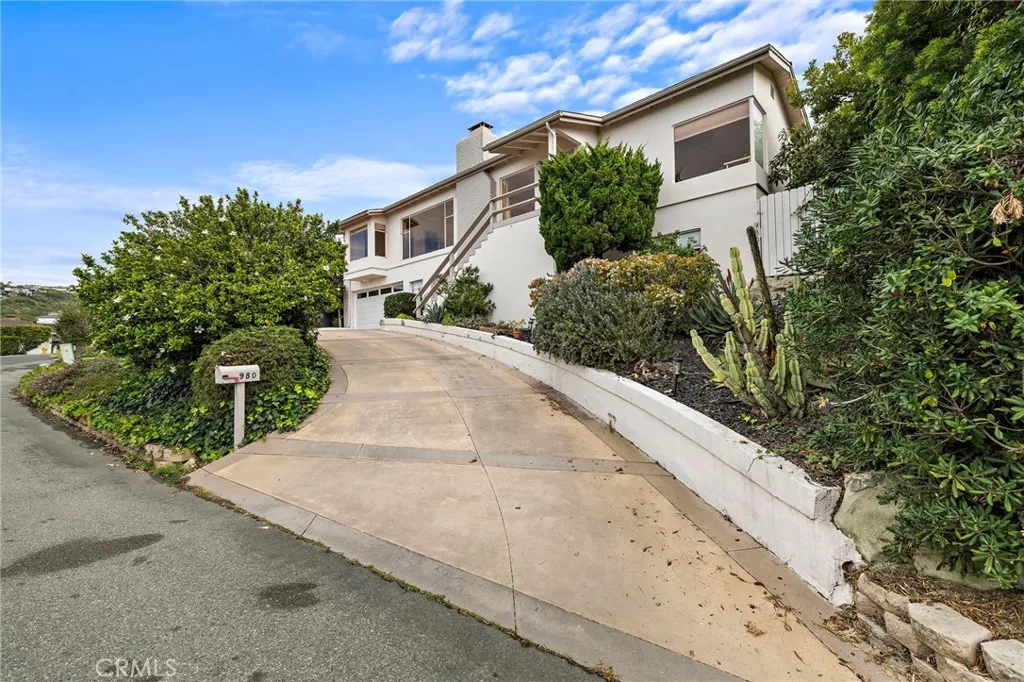 980 Temple Hills