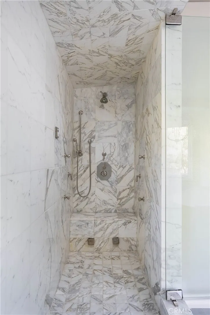 22905 Via Orvieto