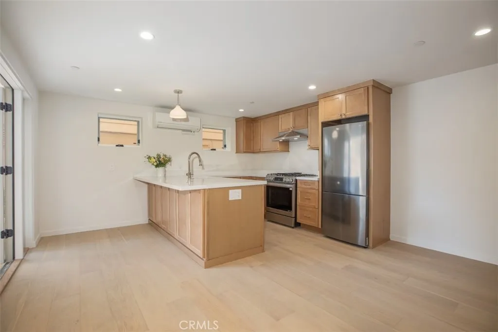 281 Grandview Street
