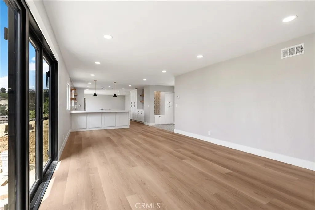 3019 Cresta Way