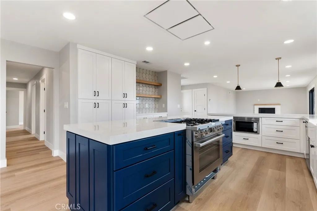 3019 Cresta Way