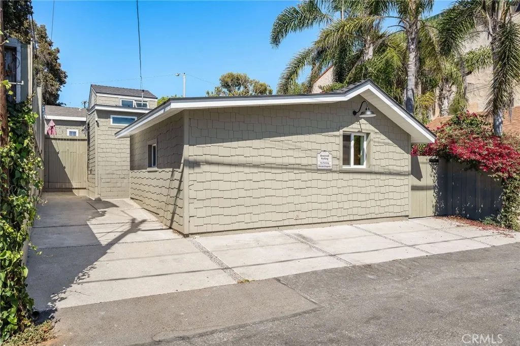 1259 S Coast Highway Unit Apt B