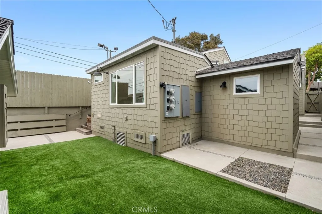 1259 S Coast Highway Unit Apt B