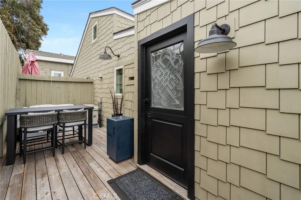 1259 S Coast Highway Unit Apt B