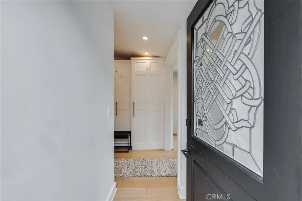 1259 S Coast Highway Unit Apt B