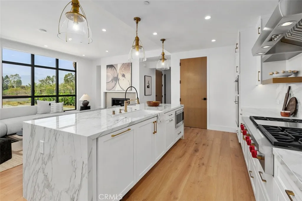 4261 Uptown Newport Unit 1