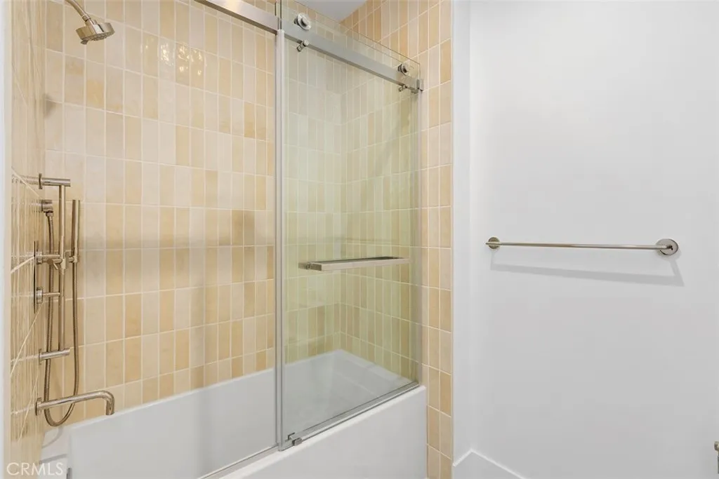 4261 Uptown Newport Unit 1