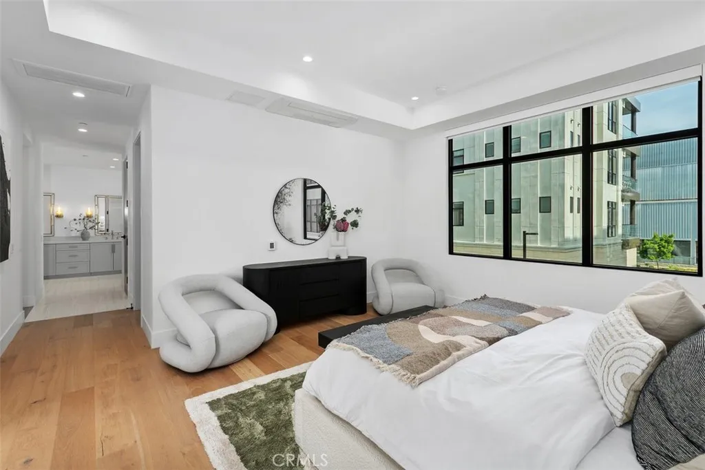 4261 Uptown Newport Unit 1