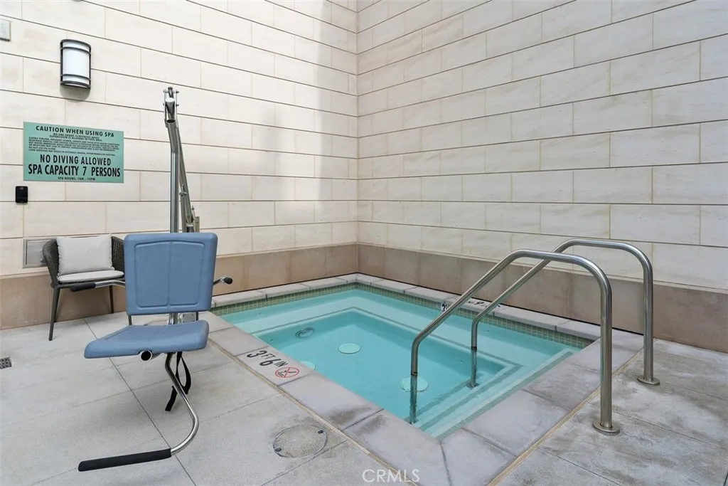 4261 Uptown Newport Unit 1