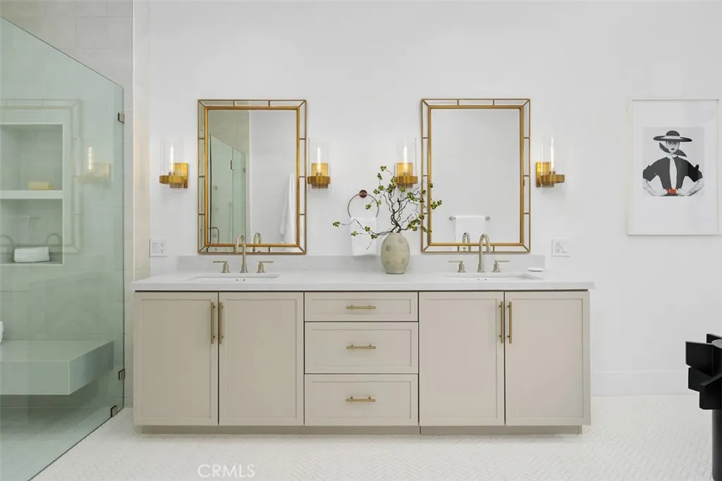 4261 Uptown Newport Unit 1