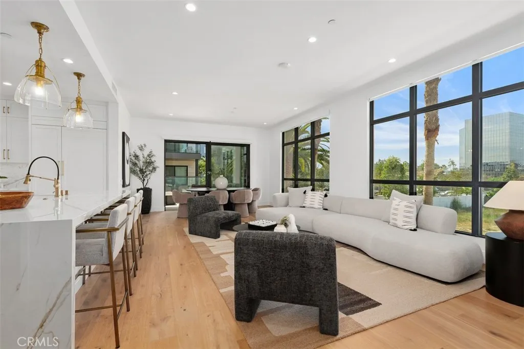 4261 Uptown Newport Unit 1