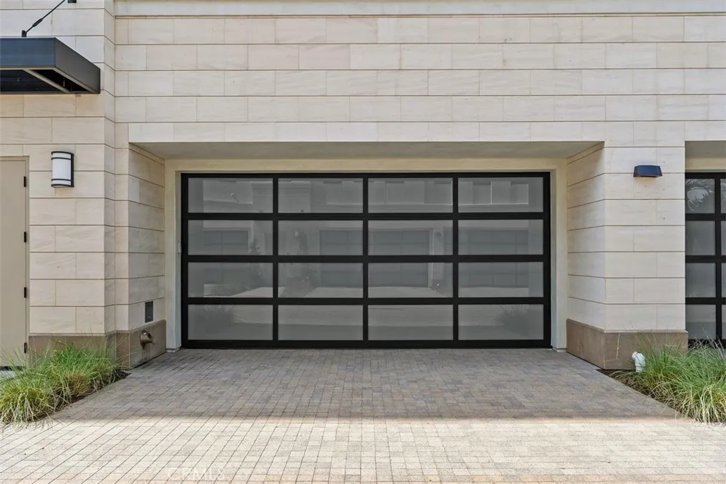 4261 Uptown Newport Unit 1