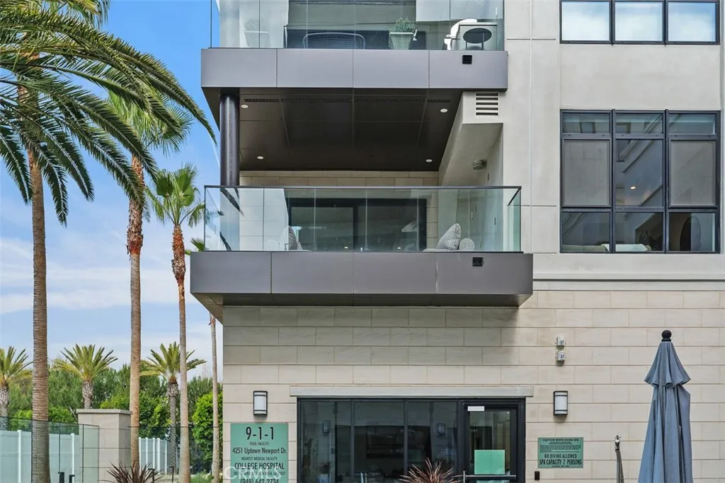 4261 Uptown Newport Unit 1