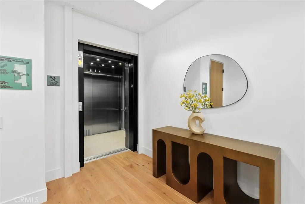 4261 Uptown Newport Unit 1