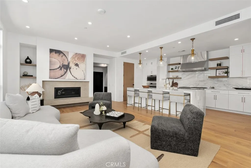 4261 Uptown Newport Unit 1