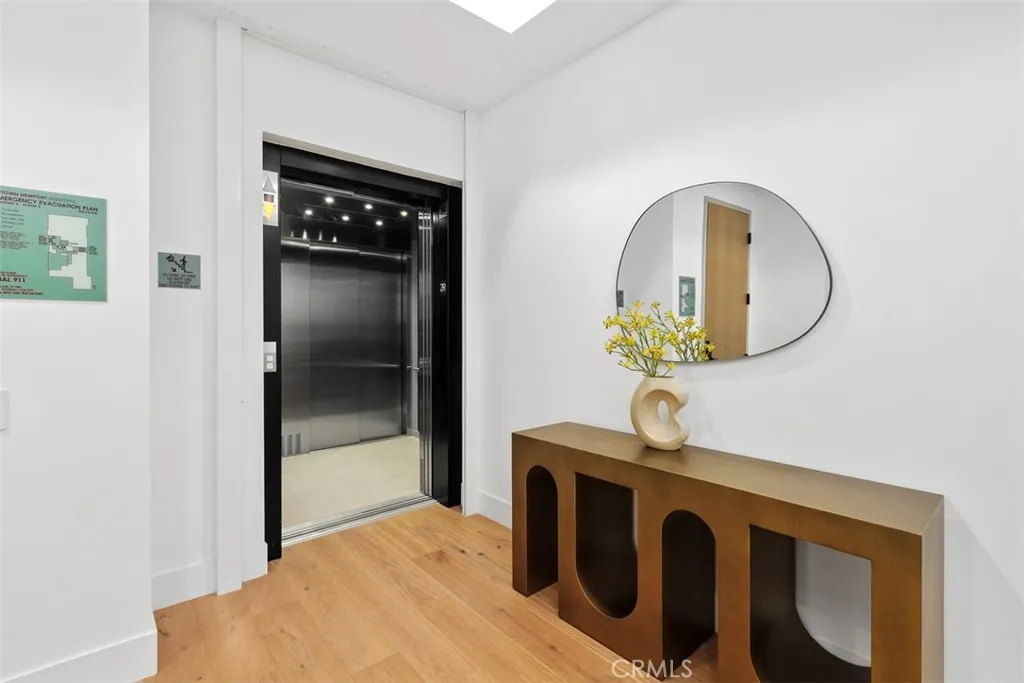 4261 Uptown Newport Unit 1