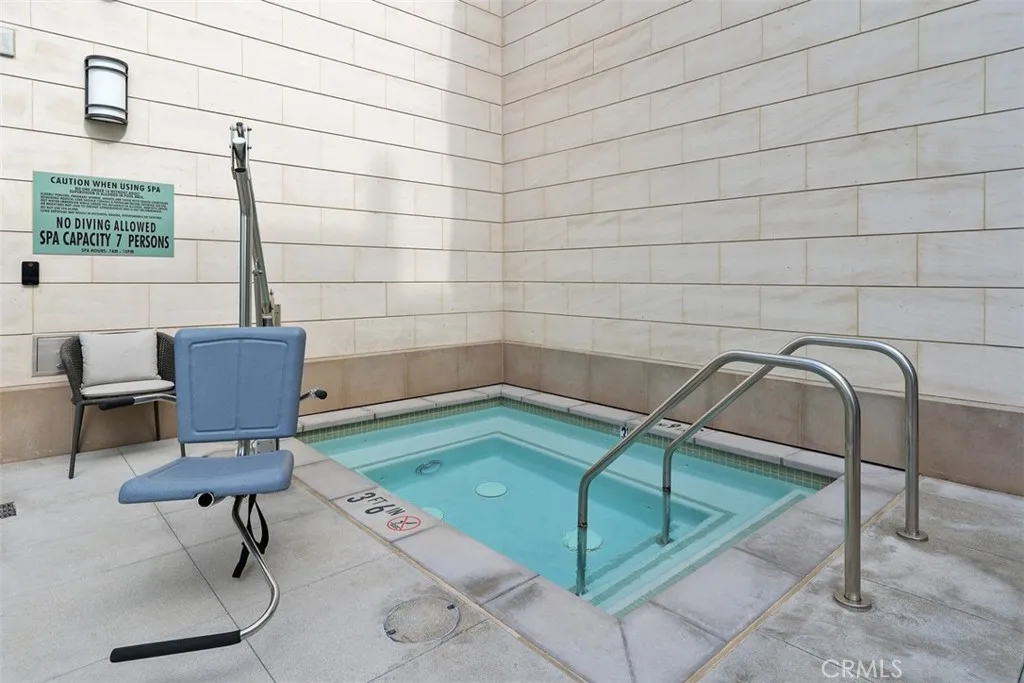 4261 Uptown Newport Unit 1