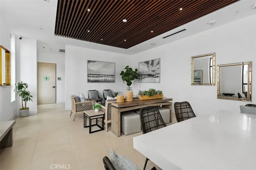 4261 Uptown Newport Unit 1