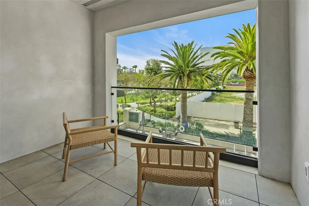 4261 Uptown Newport Unit 1