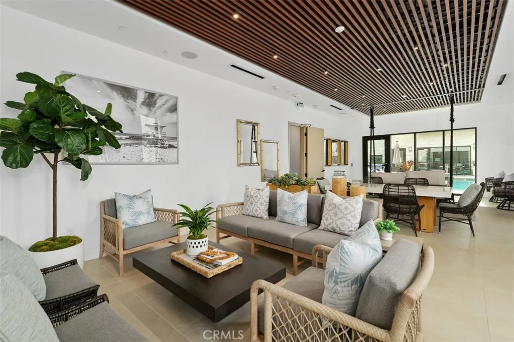 4261 Uptown Newport Unit 1