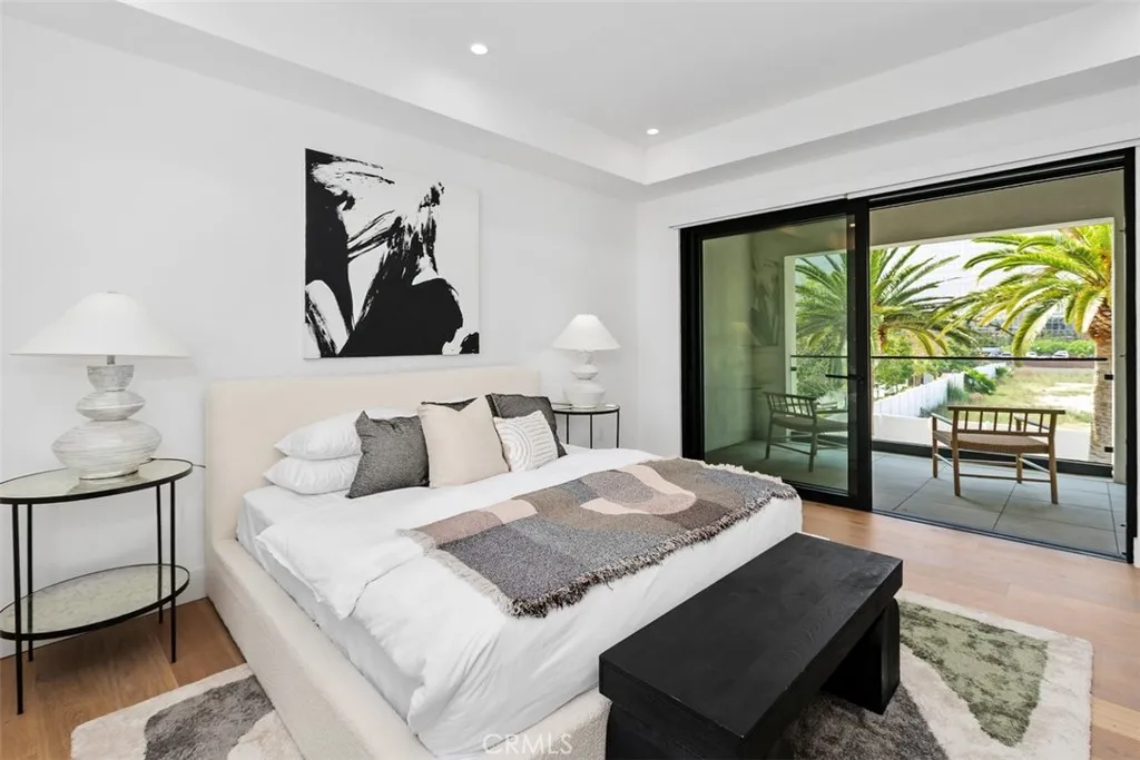 4261 Uptown Newport Unit 1