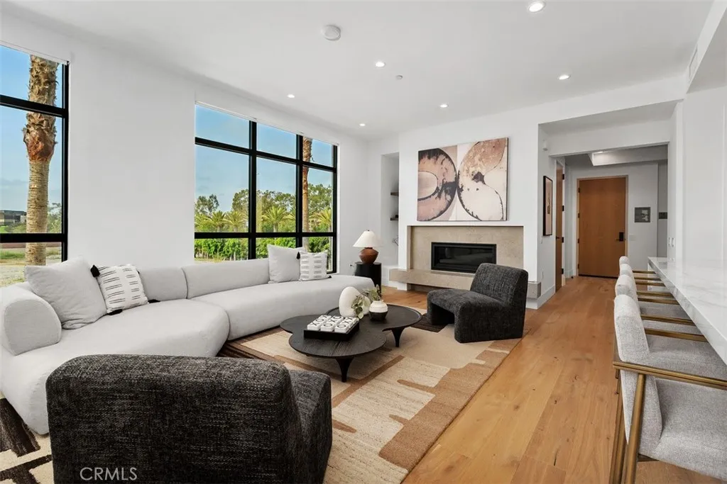 4261 Uptown Newport Unit 1