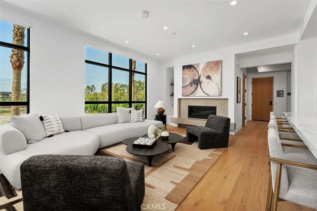 4261 Uptown Newport Unit 1