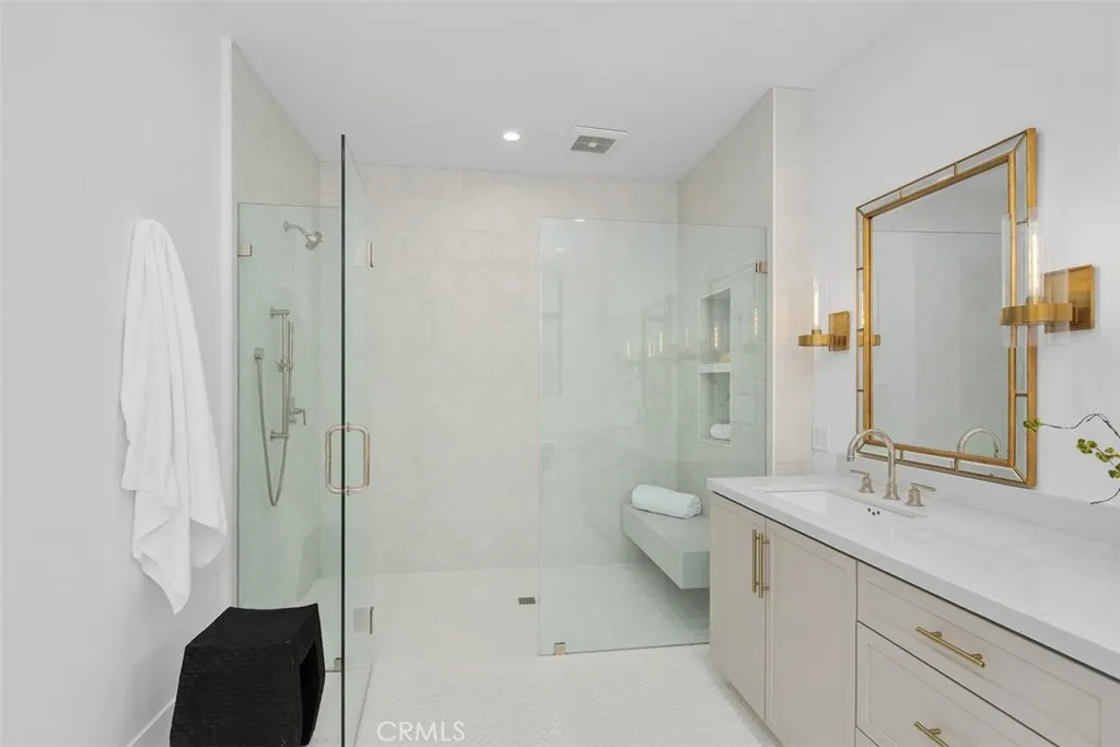 4261 Uptown Newport Unit 1