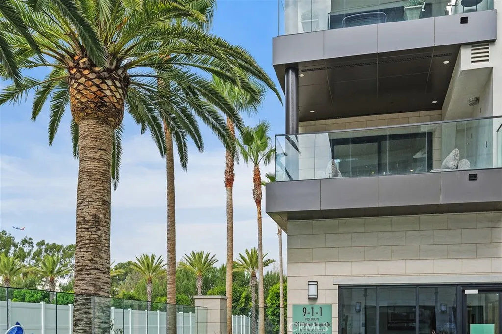 4261 Uptown Newport Unit 1