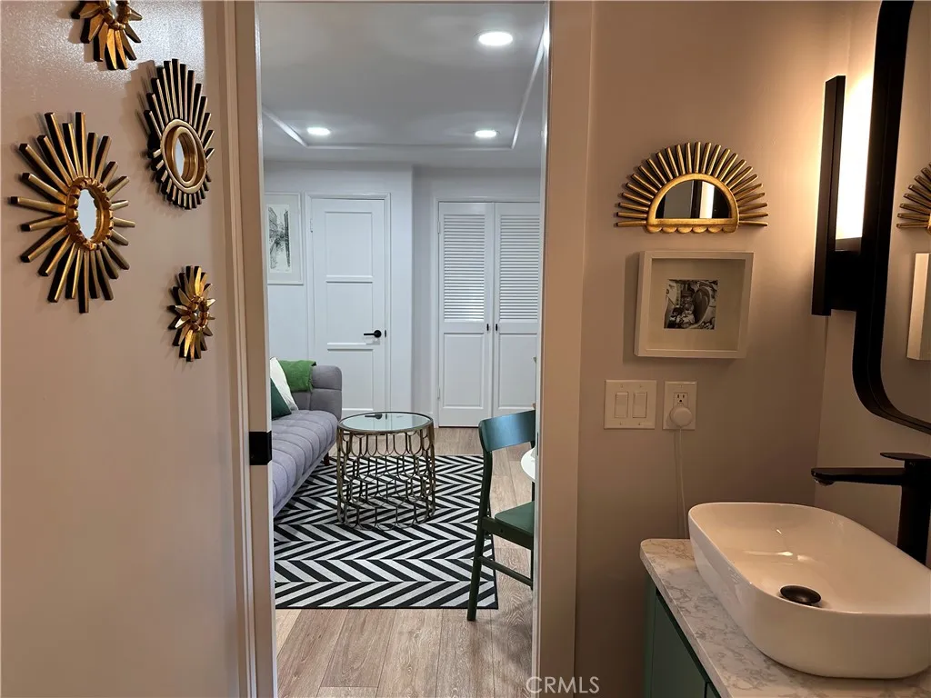 736 Griffith Place