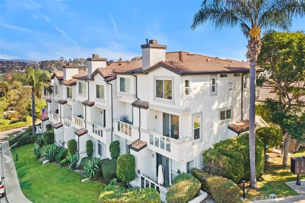 30902 Clubhouse Drive Unit 20e
