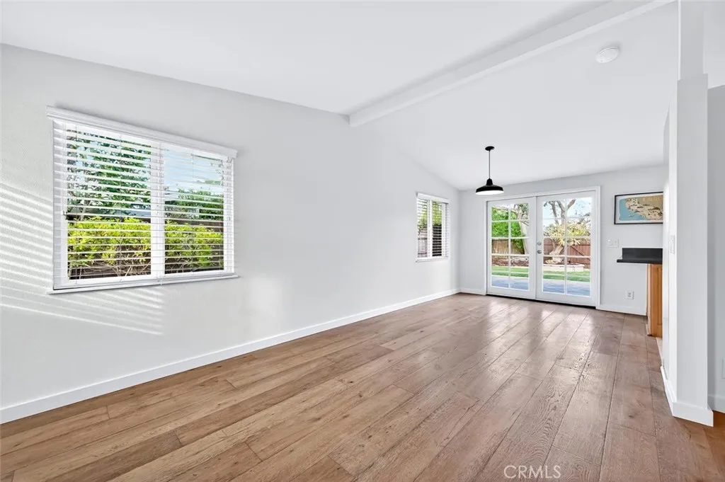 1962 Fullerton Avenue
