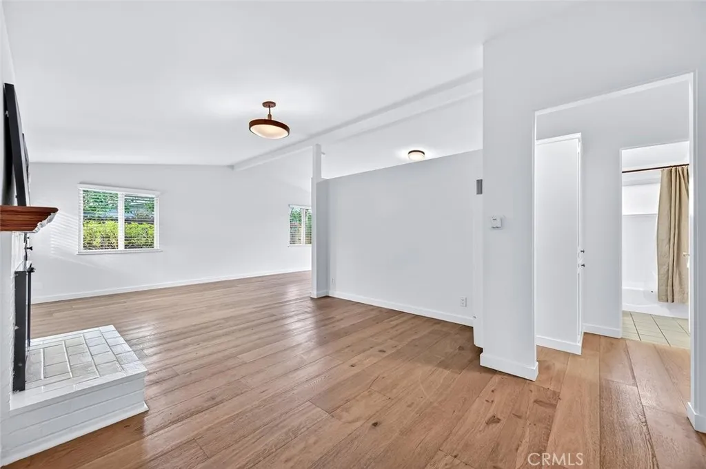 1962 Fullerton Avenue