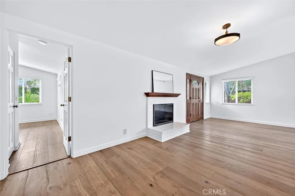 1962 Fullerton Avenue