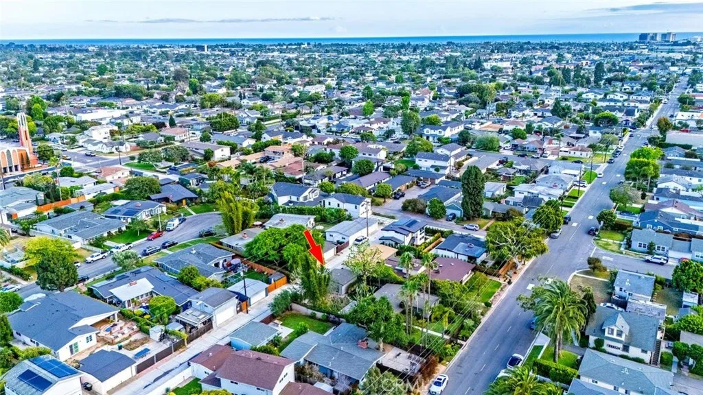 1962 Fullerton Avenue