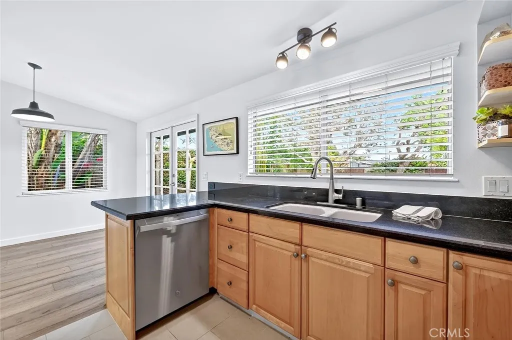 1962 Fullerton Avenue